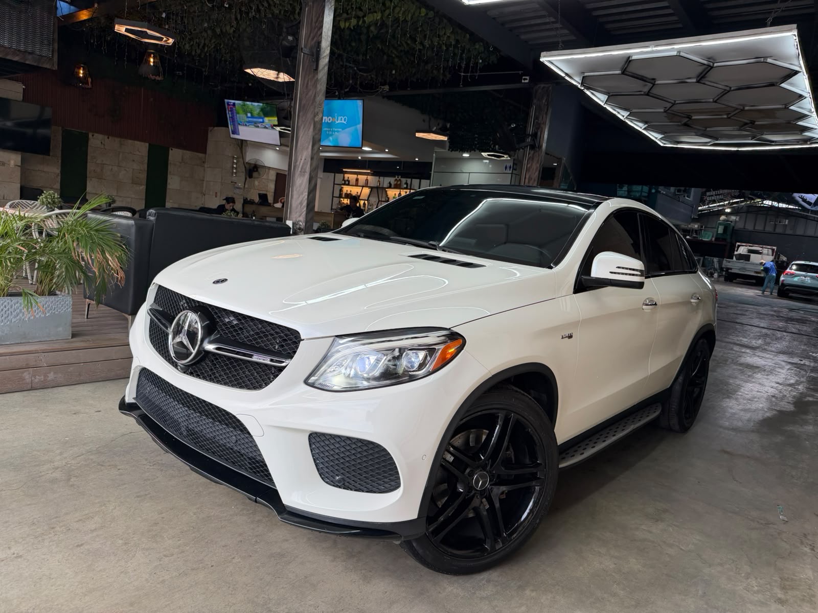 Mercedes-AMG GLE 43 Coupé 2018, foto 1